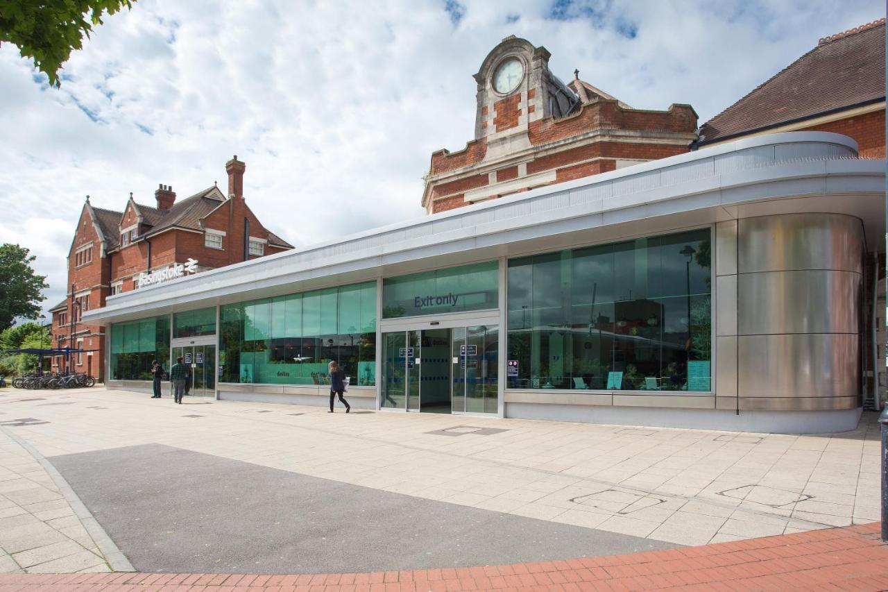 Basingstoke Apartments - Westlands House, City Centre, Home-From-Home Εξωτερικό φωτογραφία