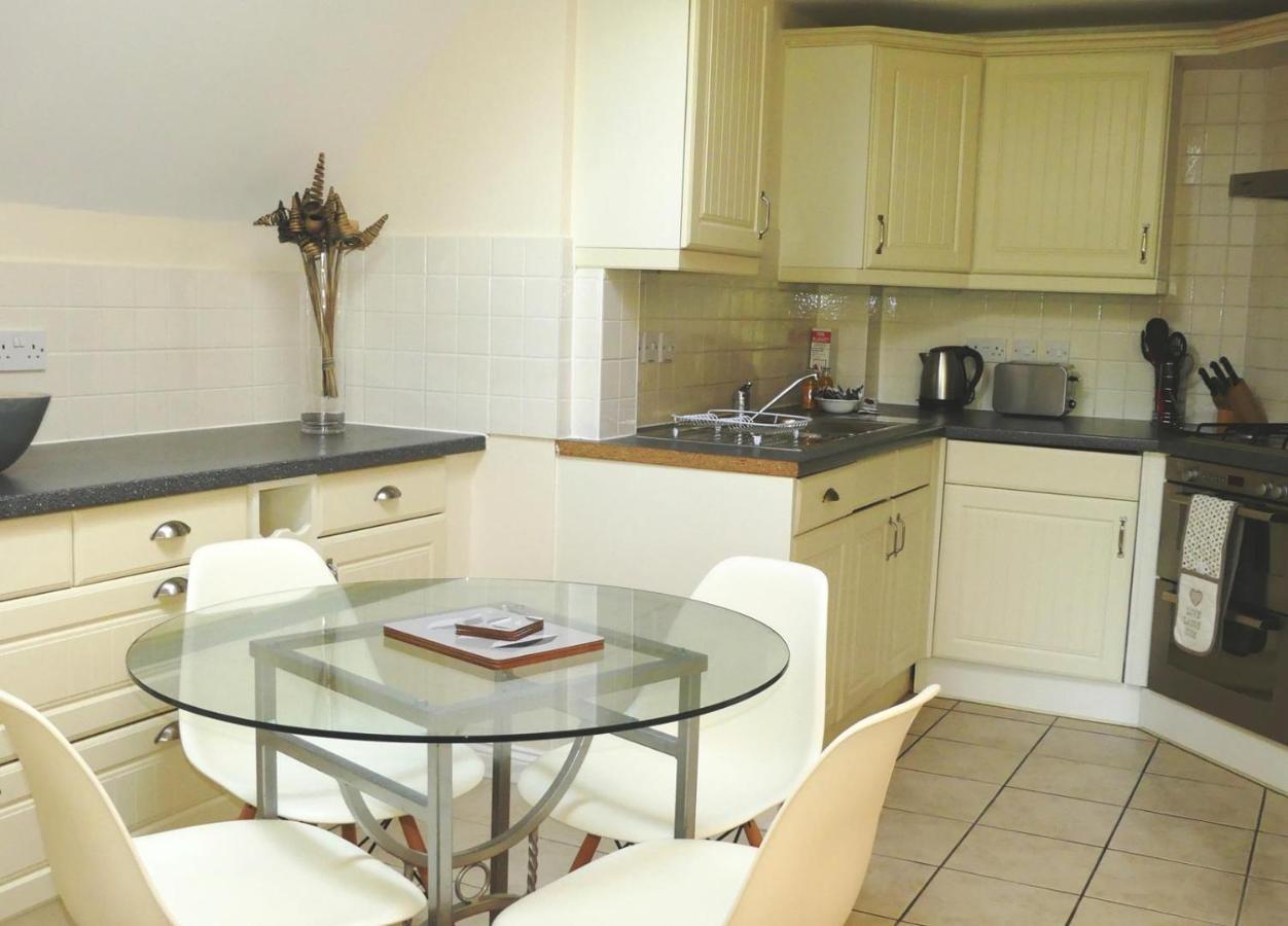 Basingstoke Apartments - Westlands House, City Centre, Home-From-Home Εξωτερικό φωτογραφία