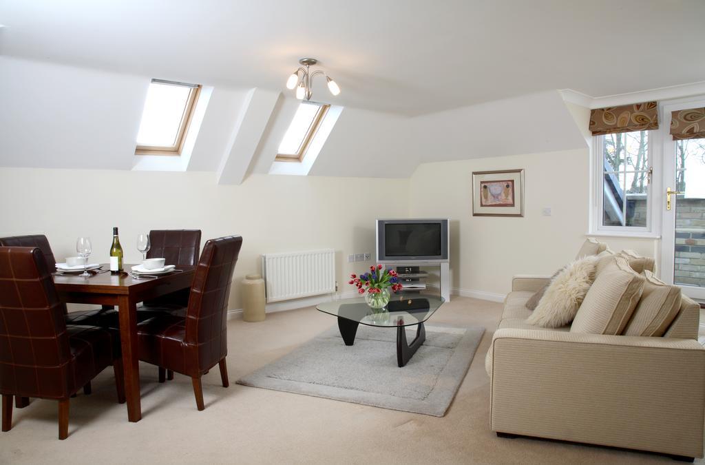 Basingstoke Apartments - Westlands House, City Centre, Home-From-Home Εξωτερικό φωτογραφία